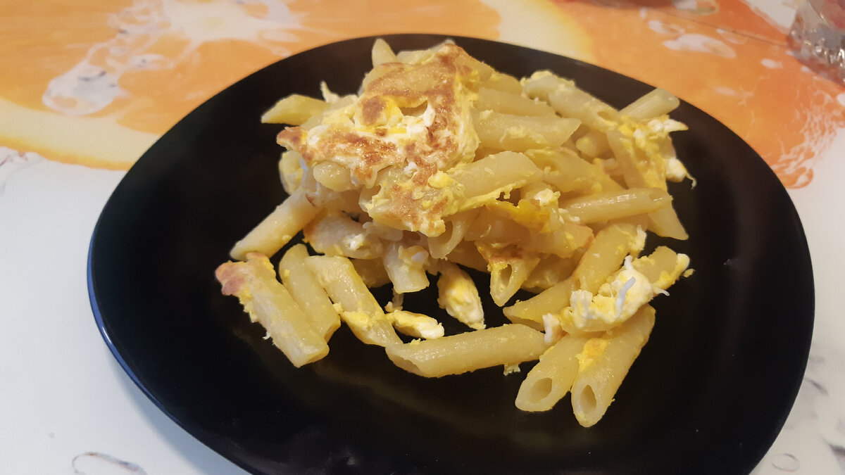 Макароны с яйцом на сковороде фото Макароны с яйцом на сковороде - Eatidea.ru