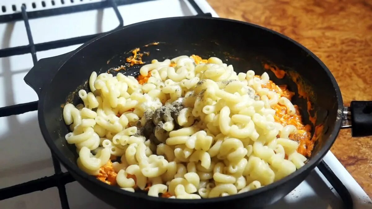 Макароны с яйцом на сковороде фото 3 яйца, макароны, 10 минут и сытный ужин готов
