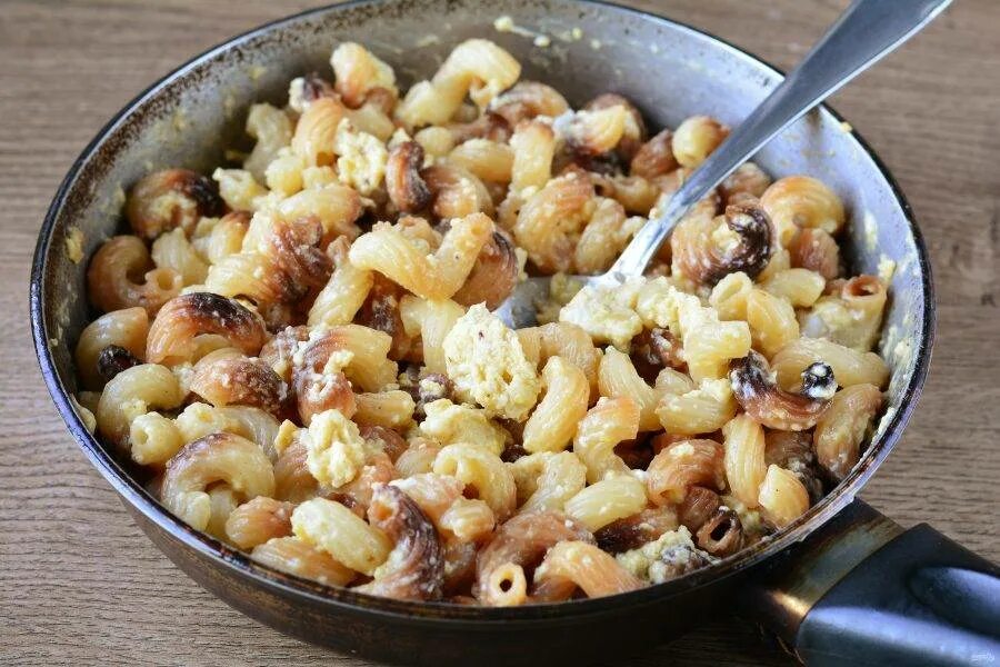 Макароны с яйцом на сковороде фото Жареные макароны с яйцом на сковороде - пошаговый рецепт с фото на Повар.ру