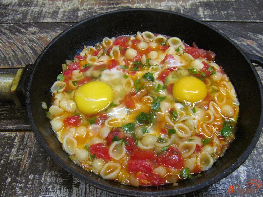 Макароны с яйцом на сковороде фото Макароны с томатом и яйцом 1 - рецепты с фото на vpuzo.com