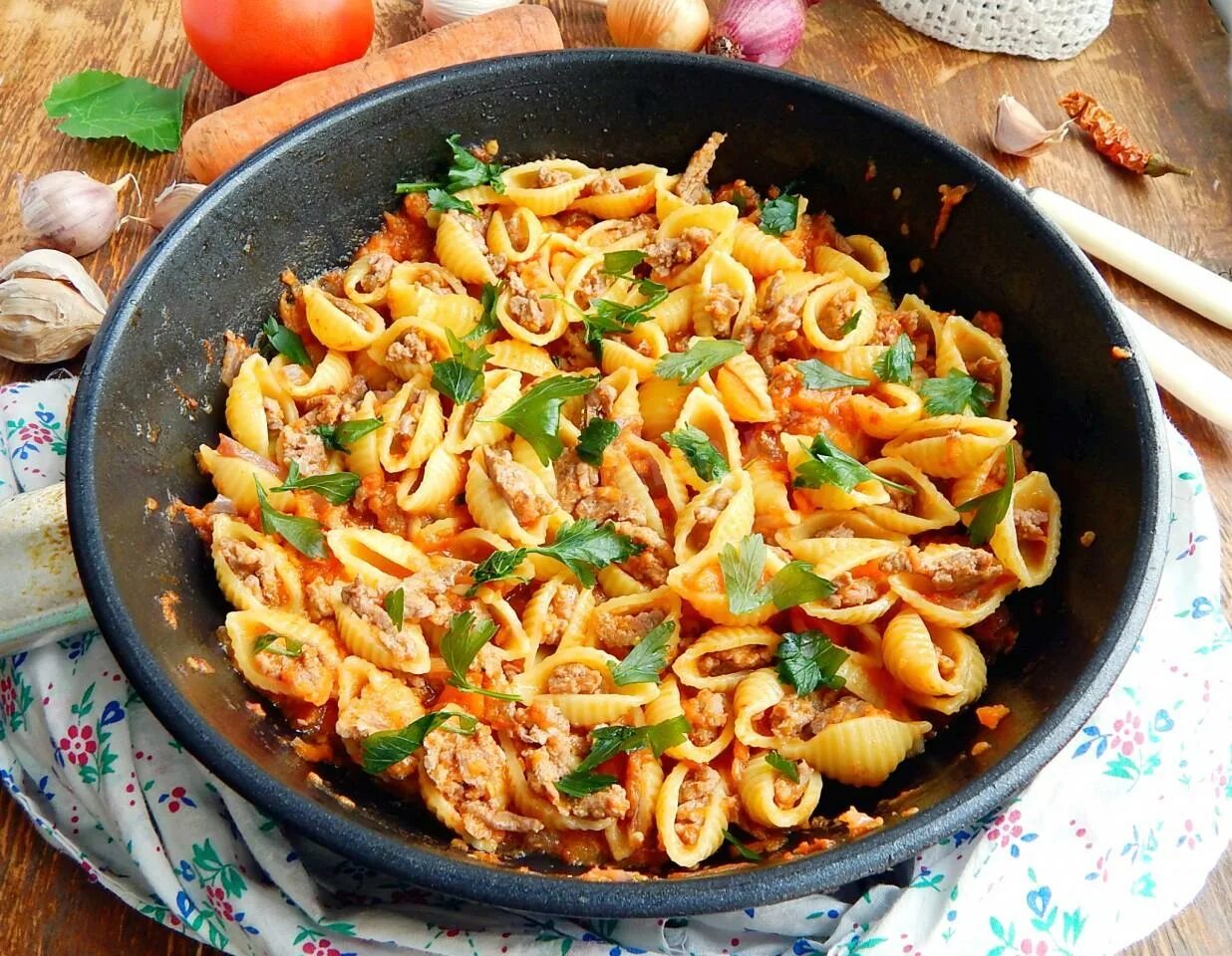 Макароны с жареной капустой рецепт с фото Ракушки фаршированные фаршем на сковороде рецепт с фото пошагово - 1000.menu