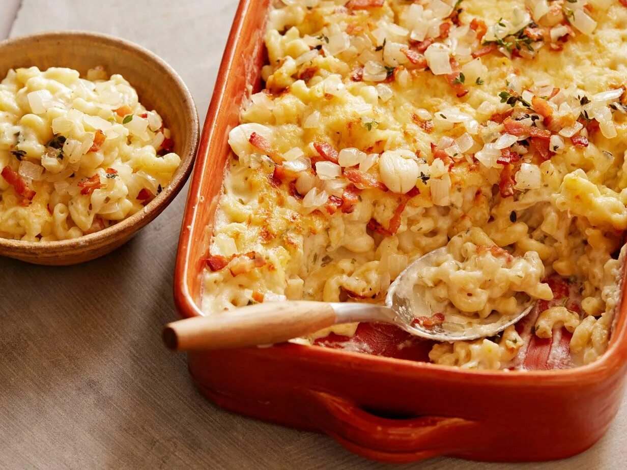 Макароны в духовке фото Mac 'N Cheese with Bacon and Cheese Recipe Food network recipes, Recipes, Cookin