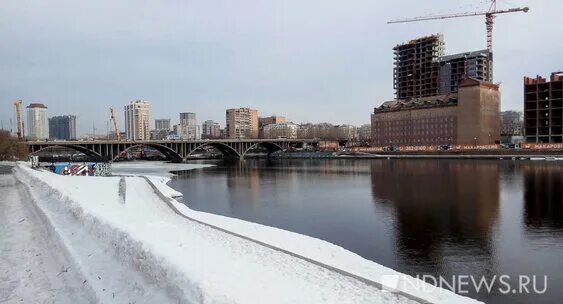 Макаровский екатеринбург ул челюскинцев фото В Екатеринбурге закроют движение по нечетной стороне Челюскинцев: Яндекс.Новости