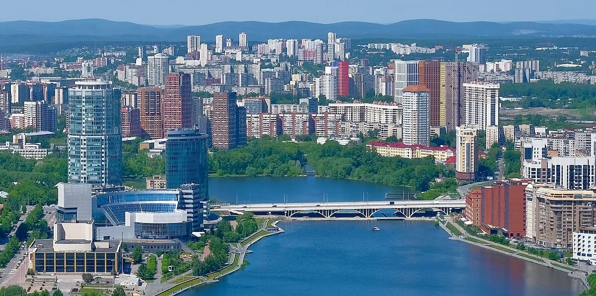 Макаровский екатеринбург ул челюскинцев фото Файл:Views of Yekaterinburg from Vysotsky viewpoint - 7 (cropped).jpg - Википеди