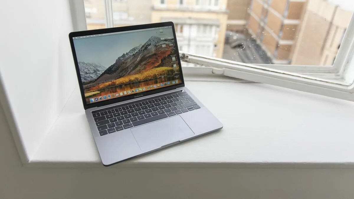 Макбук 13 фото Apple MacBook Pro 13in (2018) review: Perfection, redefined ITPro