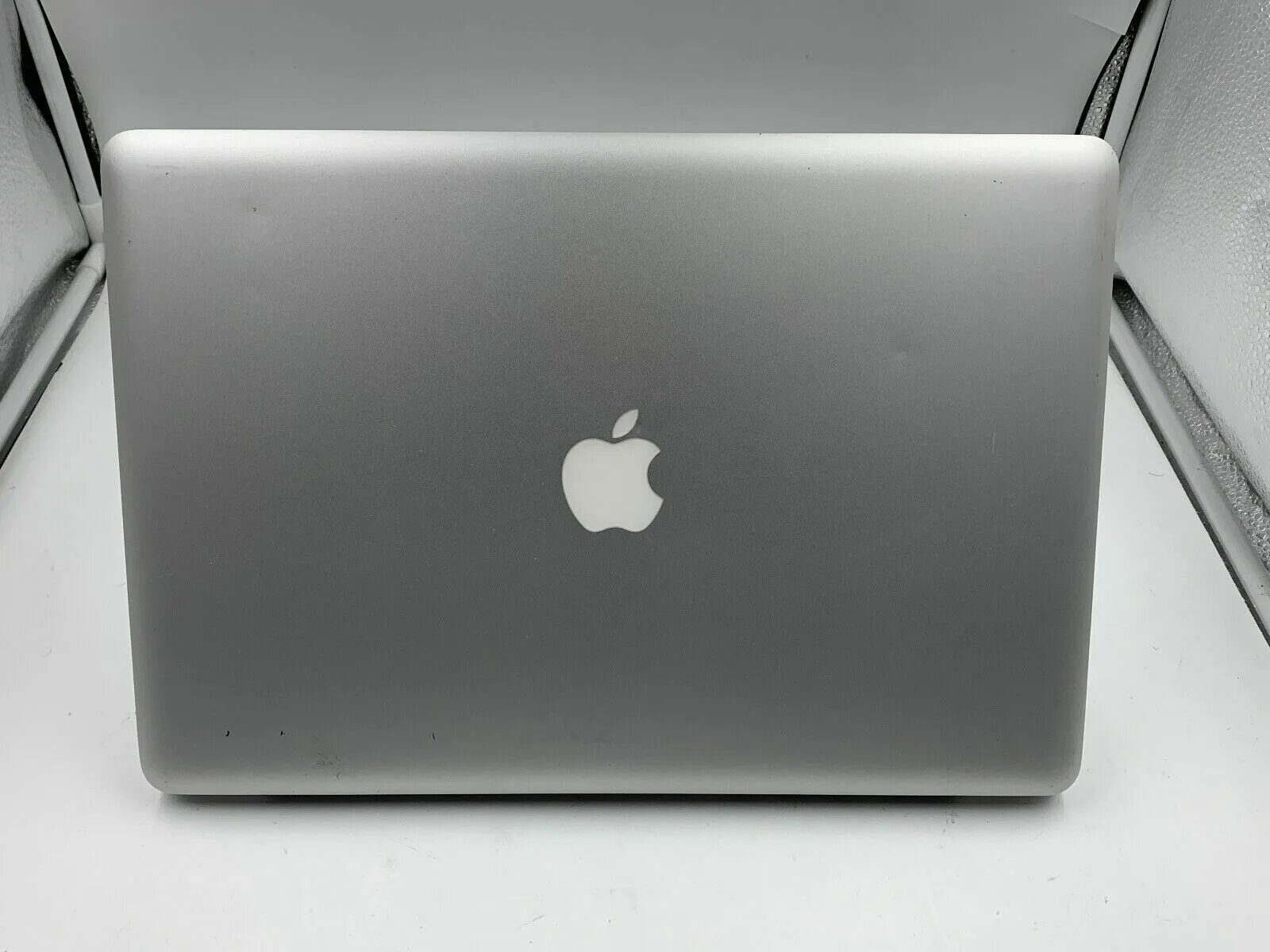 Макбук айфон фото Купить Ноутбук Apple APPLE MACBOOK PRO 15 PRE-RETINA ULTRA UPGRADE 8GB RAM 2TB H