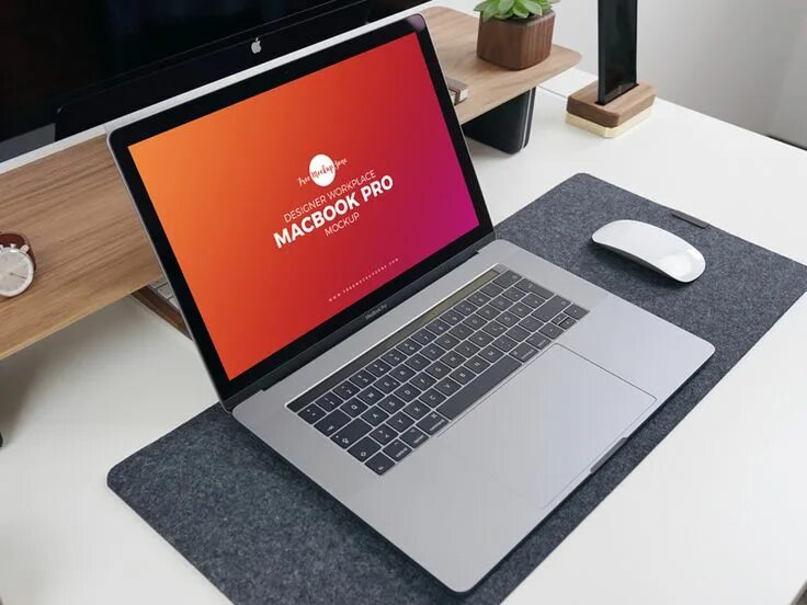 Макбук для дизайнера интерьера Free Designer Workplace MacBook Pro Mockup PSD 2018 Photoshop mockup free, Macbo
