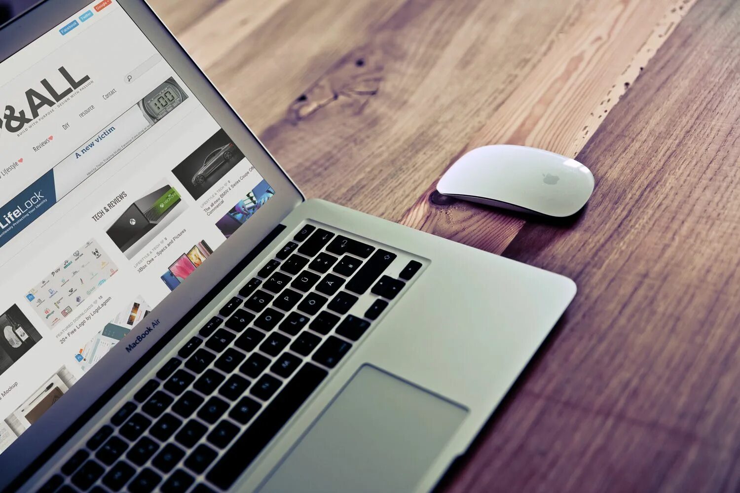 Макбук для дизайнера интерьера MacBook Air Mockup Free Mockup Macbook mockup free, Macbook mockup, Mockup desig