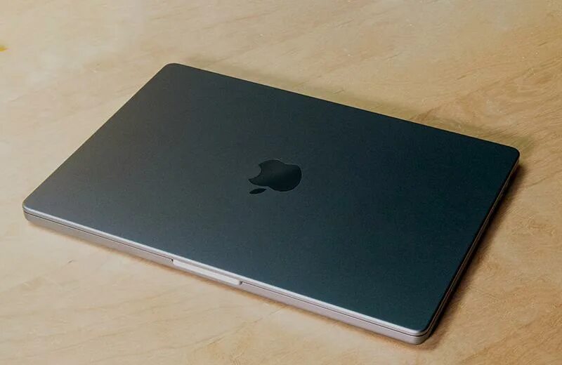 Макбук серый космос фото Обзор Apple MacBook Pro 14 (2021) самого мощного ноутбука - Отзывы TehnObzor