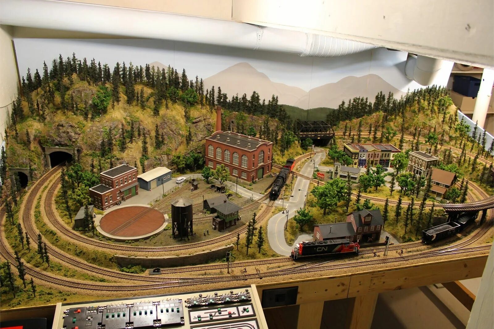 Макет 1 класс фото Model train layouts, Ho model trains, Train layouts