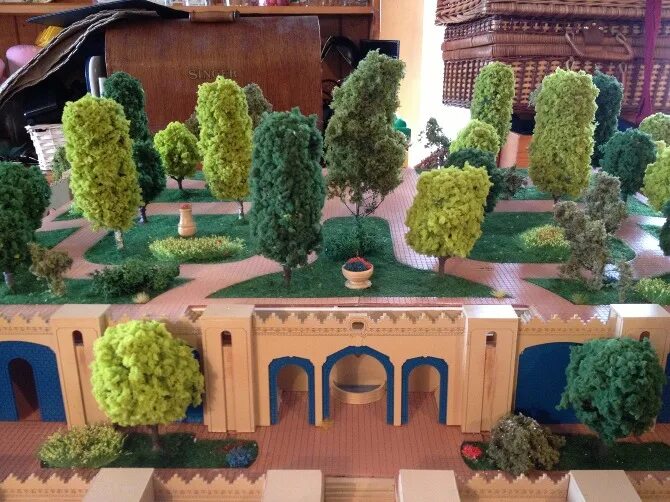 Макет сада фото Artist Builds Papercraft Replica Of Studio Ghibli Museum C77