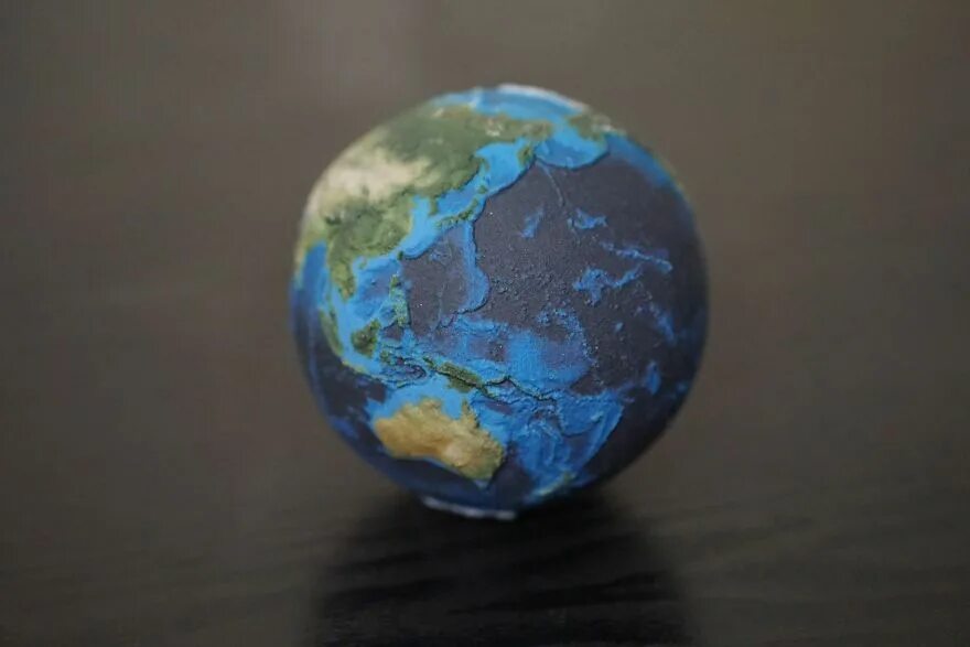 Макет земли фото 3D-Printed Solar Systems That Fit On Your Table Earth globe, Nasa earth, Earth