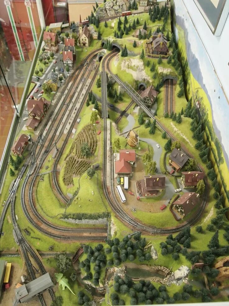 Макеты железных дорог фото Réseau vue d'ensemble Model trains, Model railway track plans, Ho model trains