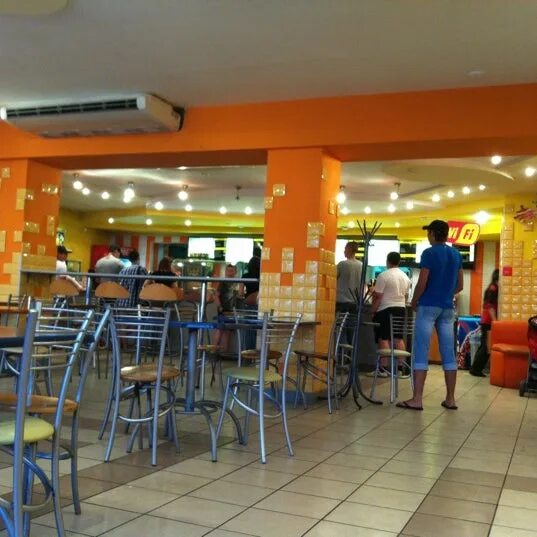 Макфудс 33 1 й микрорайон фото Foto di МакФуд's - Restoran Cepat Saji di Ангарск