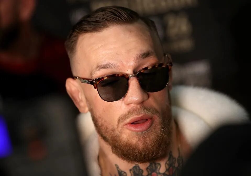Макгрегор в очках фото Conor McGregor Reportedly Knocked Out In Sparring For 'Money Fight' With Floyd M
