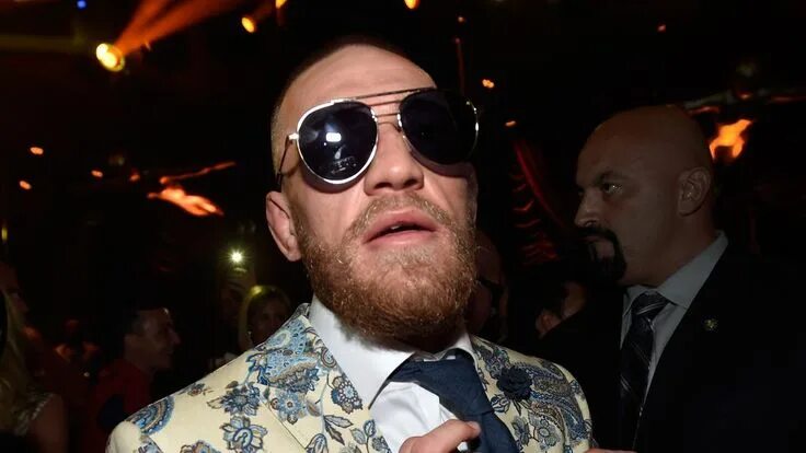 Макгрегор в очках фото Mark your calendars if you want to catch McGregor’s rise to fame in theaters. Co