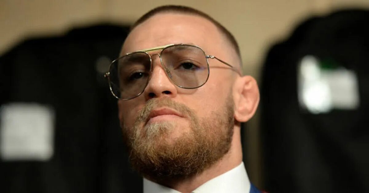 Макгрегор в очках фото Conor McGregor's manager pours cold water on talk of stunning WWE move - Daily S