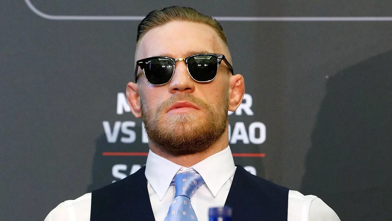 Макгрегор в очках фото Poirier on McGregor, UFC bromance - ESPN - Mixed Martial Arts Blog- ESPN
