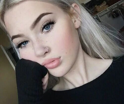 Макияж 18 лет Image result for pale skin Blue eye makeup, Piercings, Natural makeup