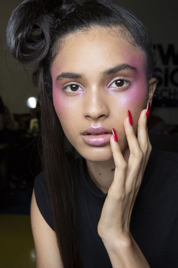Макияж 19 года Pin by Demis Lyall-Wilson on SS19 Makeup Trends in 2019 Pinterest Макияж