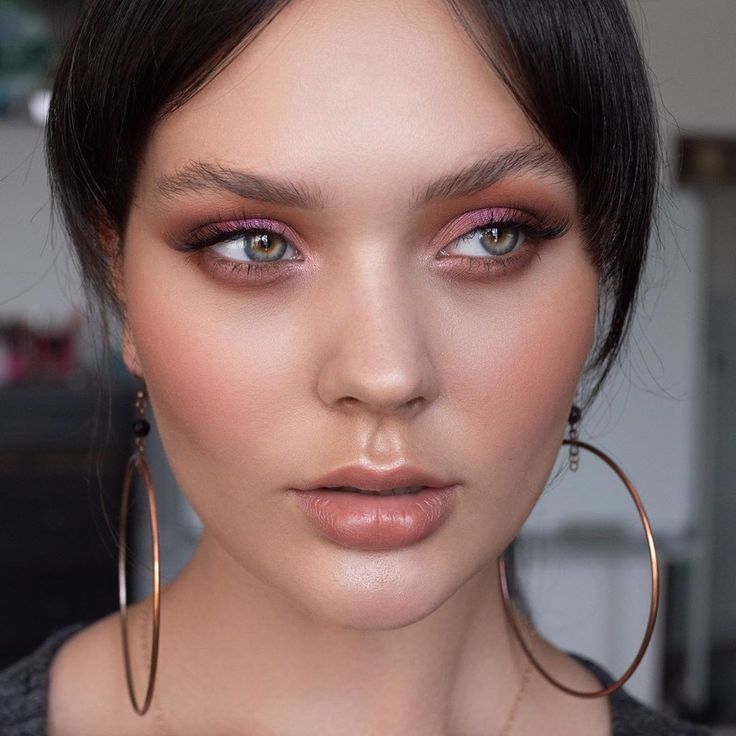 Макияж 19 года Make-Up '19 Makeup, Hoop earrings, Earrings
