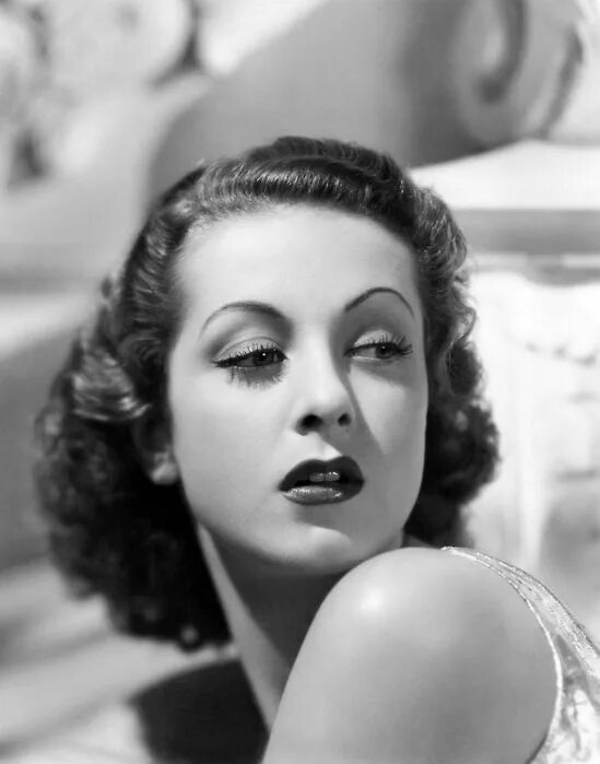 Макияж 1930 года Danielle Darrieux Vintage hairstyles, 1930s hair, Vintage makeup