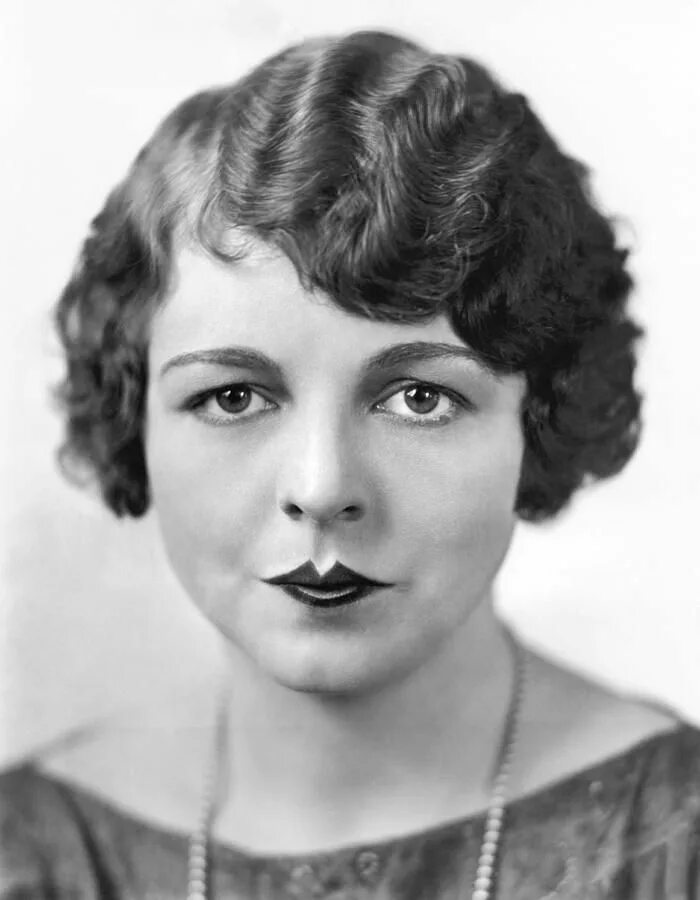 Макияж 1930 х годов The Latest Fad In Lip Makeup by Underwood Archives Old hollywood actresses, 1940