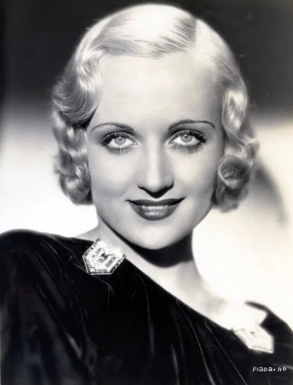 Макияж 1930 х годов Carole Lombard Happy Birthday 10/6/11 Carole lombard, Vintage beauty, Beauty ico