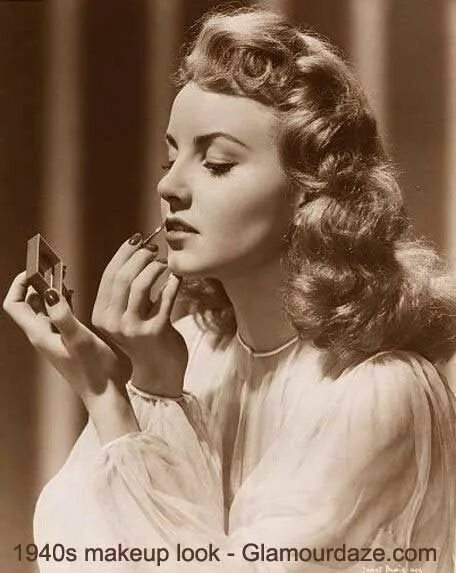 Макияж 1940 х годов The History of 1940s Makeup - 1940 to 1949 - Glamour Daze Vintage hairstyles, 19