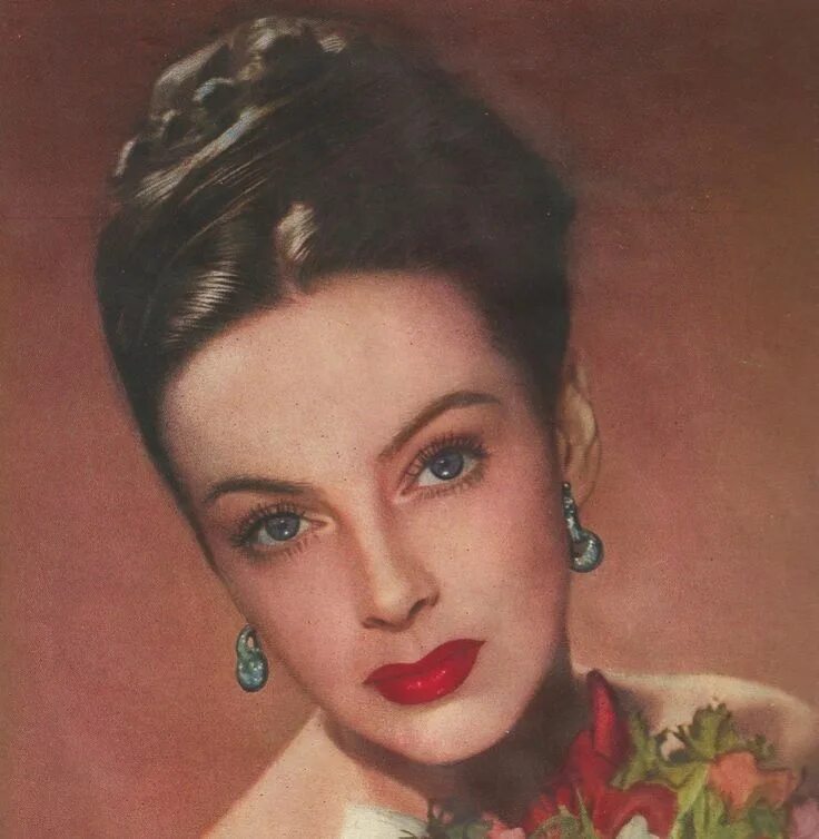 Макияж 1940 х годов Advert by Jennifer Graham Cosmetics showing classic '40s look Makeup history, 19