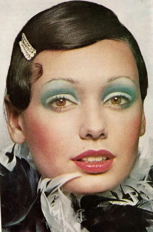 Макияж 1960 х годов MAKEUP LOOKBOOK' project - 1970's makeup Vintage makeup, 1970s makeup, Retro mak