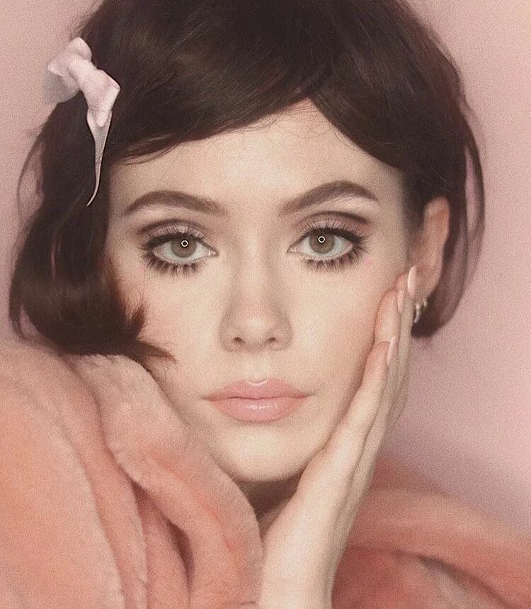 Макияж 1960 х годов via @tatianaroseart on instagram 70s makeup, 60s makeup, Vintage makeup
