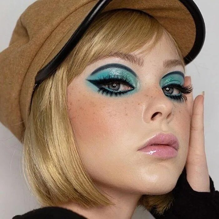 Макияж 1960 х годов 18 Maquillajes inspirados en los años 60 para tus fotos de Instagram Maquillaje 