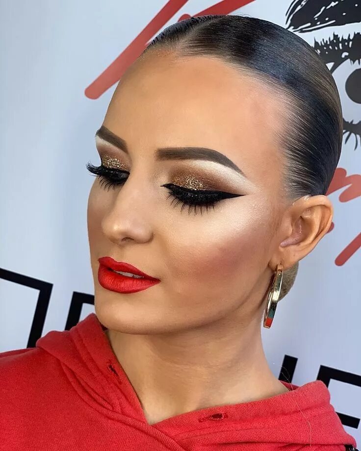 Макияж 2 Image may contain: 1 person, closeup Ballroom hair, Dance competition makeup, Da
