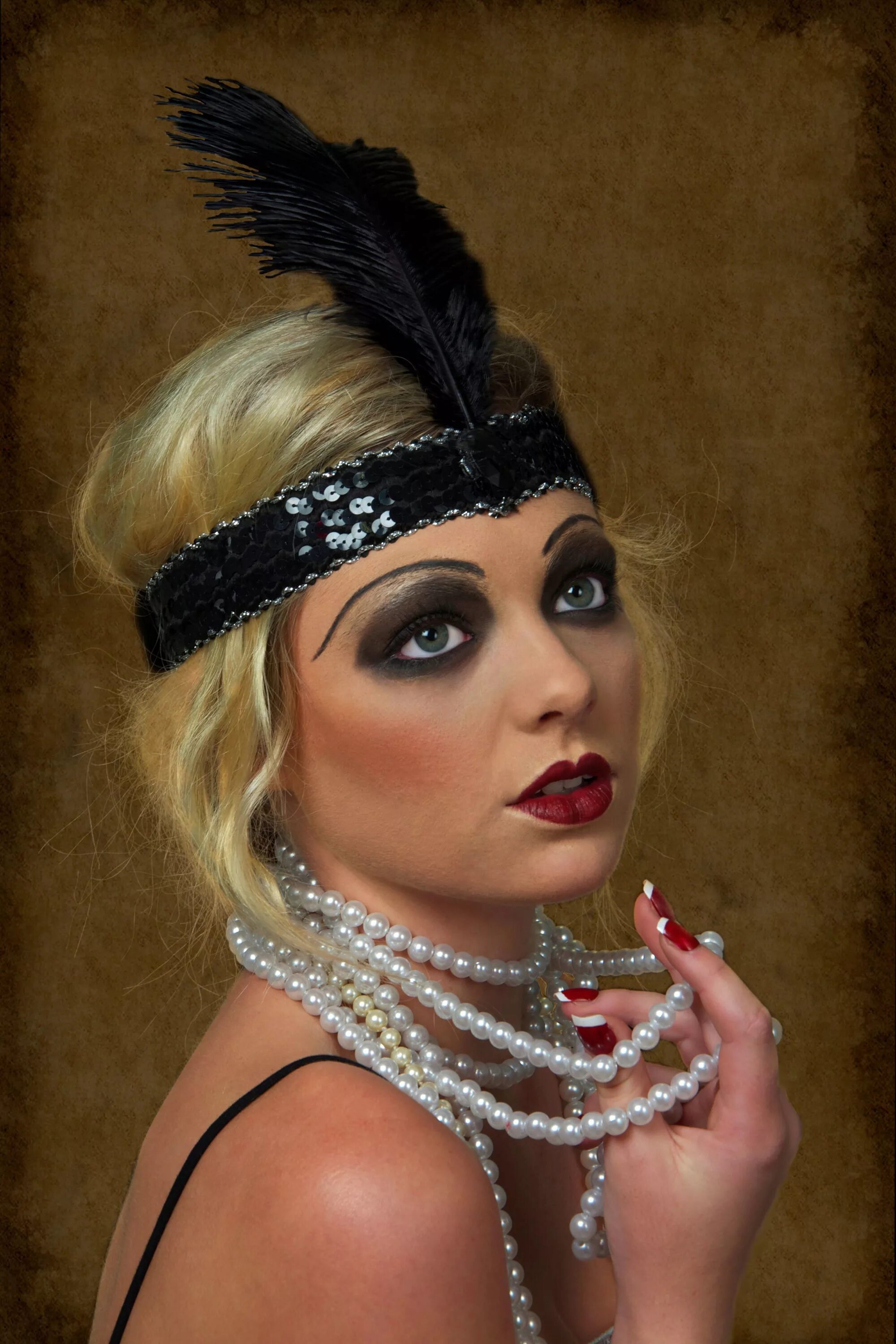 Макияж 20 30 годов Make up for Great Gatsby Great Gatsby Makeover Mayhem Black hair makeup, 1920s i
