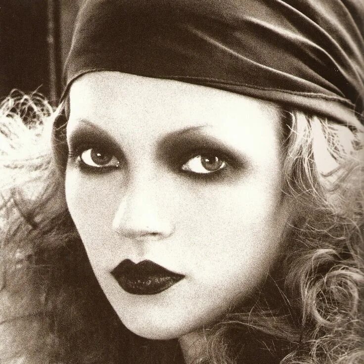 Макияж 20 годов 20 века Kevyn aucoin makeup, Makeup collection, Vintage makeup