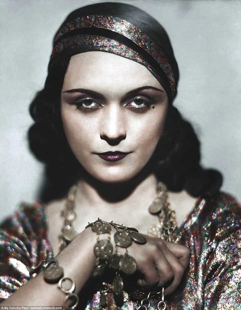 Макияж 20 годов прошлого века Hollywood's black and white movie icons in COLOR Daily Mail Online
