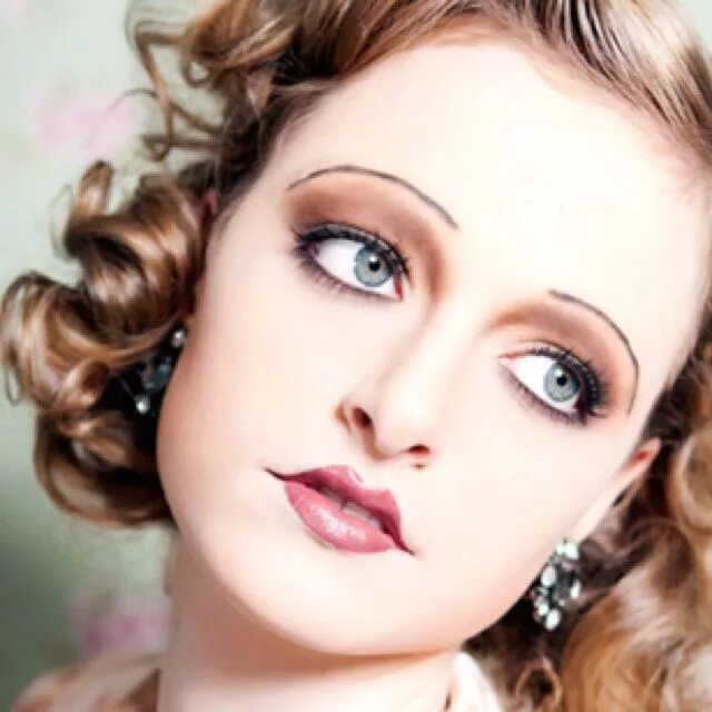 Макияж 20 века Pin on makeup and beauty Flapper makeup, 1920s makeup, Vintage hairstyles