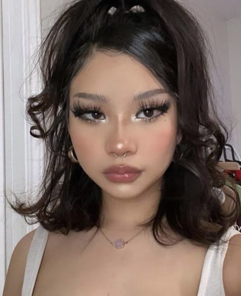 Макияж 2000 Achieve a Stunning Baddie Makeup Look