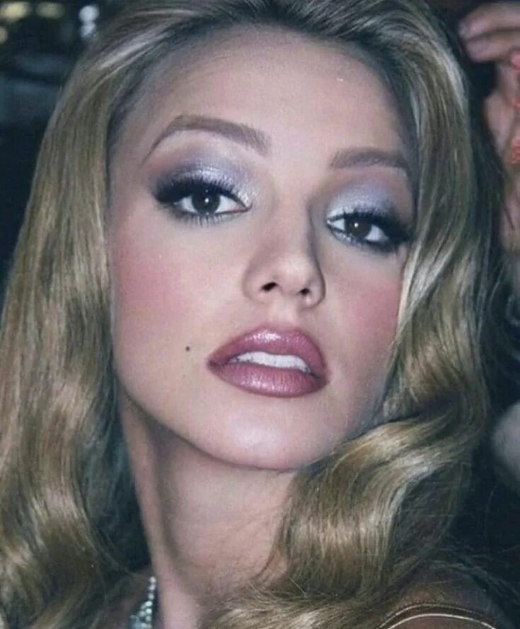 Макияж 2000х годов britney spears "lucky" music video 2000s makeup, 2000 makeup, 80s makeup looks