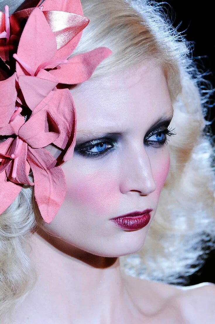 Макияж 2005 года Google Image Result for http://multiplefashiondisorder.files.wordpress.com/2010 