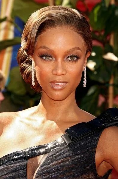 Макияж 2006 года More Pics of Tyra Banks Chignon Gatsby hair, Gatsby wedding hair, Hair styles