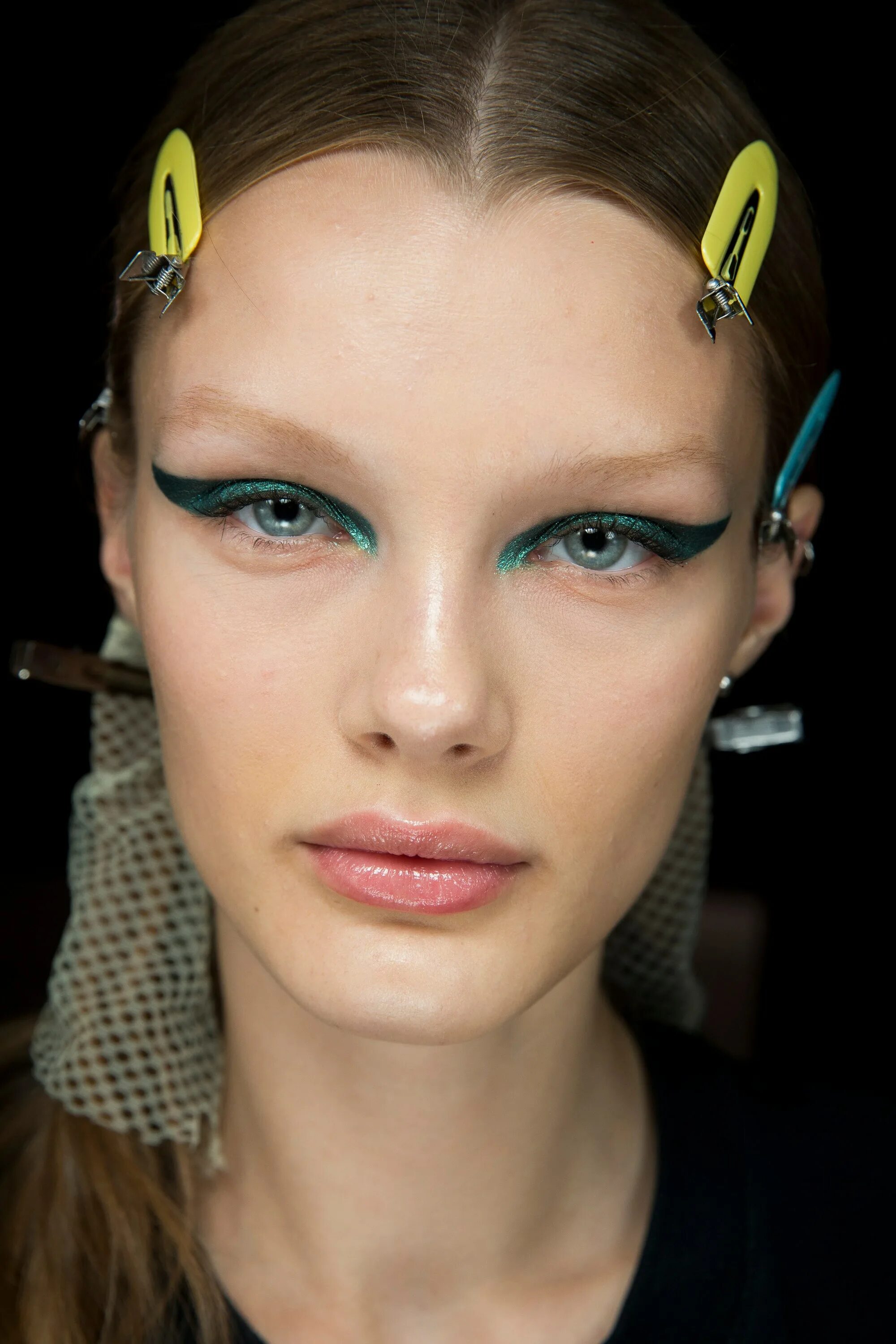 Макияж 2006 года Versace Spring 2019 Ready-to-Wear Collection Vogue