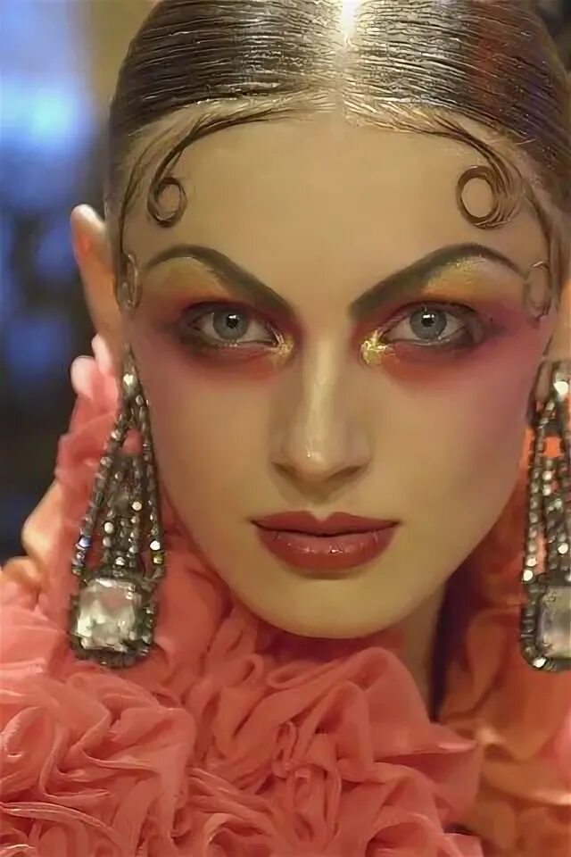 Макияж 2008 года John Galliano Spring 2008 Ready-to-Wear Fashion Show Details - Vogue Fashion edi