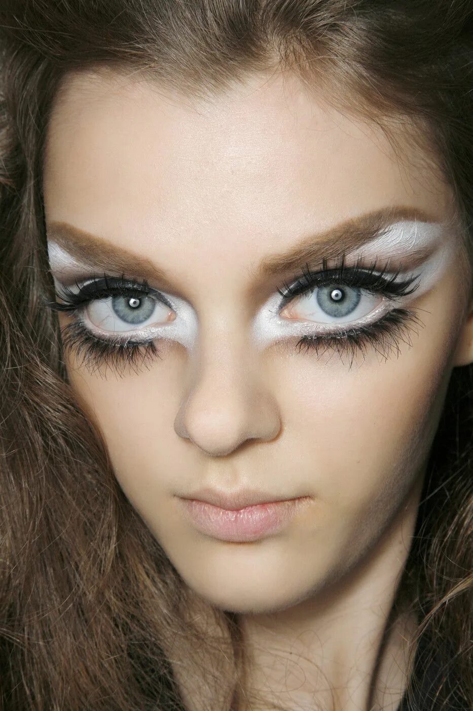 Макияж 2008 года Christian Dior at Paris Fashion Week Fall 2008 Big eyes makeup, Makeup gone wron