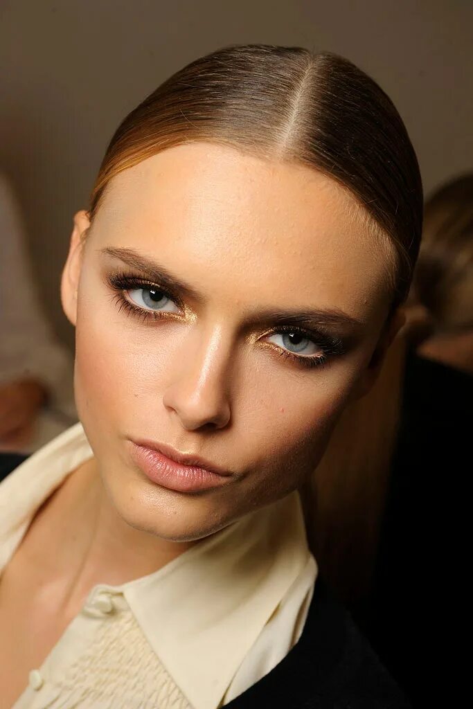 Макияж 2009 года Versace Spring 2009 Ready-to-Wear Collection Vogue