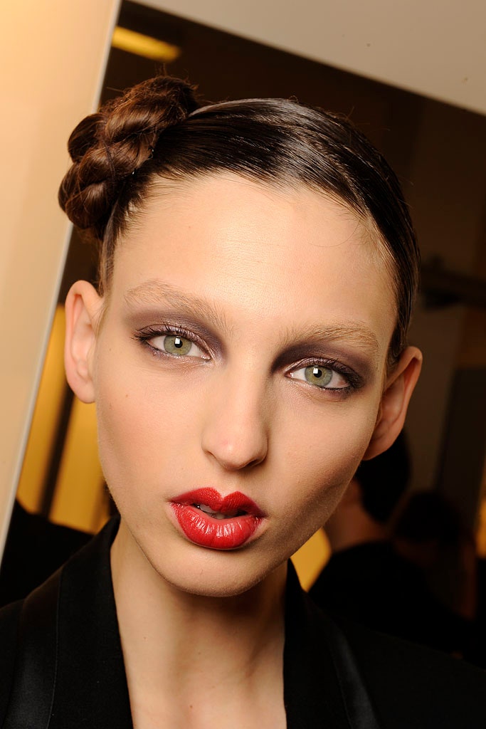 Макияж 2009 года Giorgio Armani Fall 2009 Ready-to-Wear Collection Vogue