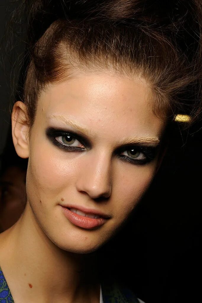 Макияж 2010 года Lanvin Spring 2010 Ready-to-Wear Collection Vogue