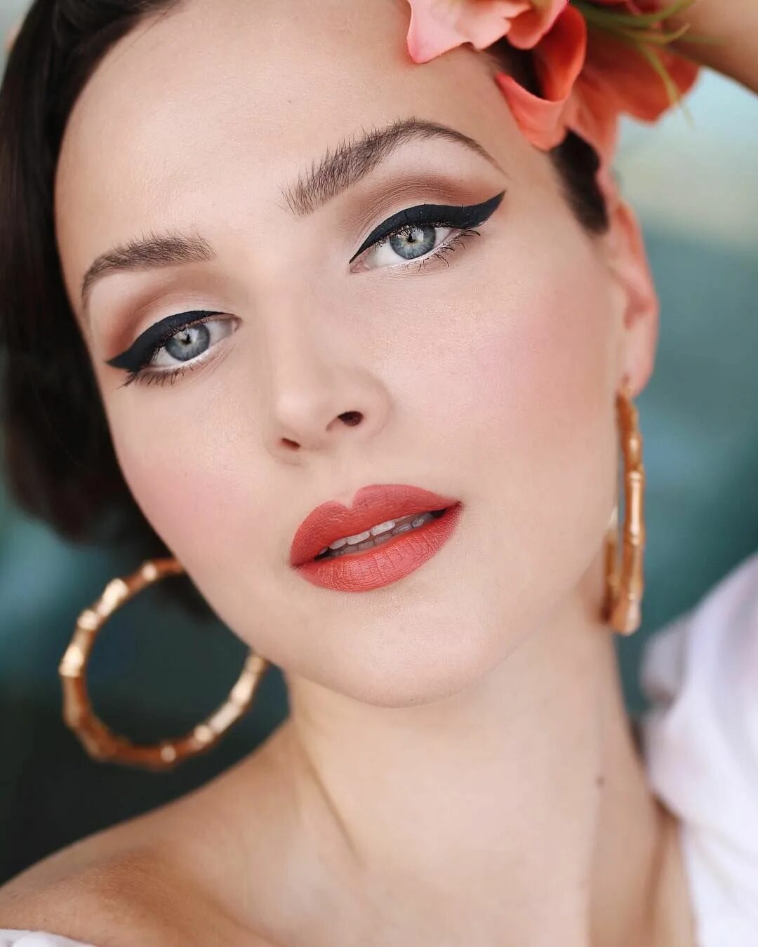 Макияж 2010 х годов от визажистов Instagram Vintage makeup looks, Vintage makeup, Rockabilly makeup