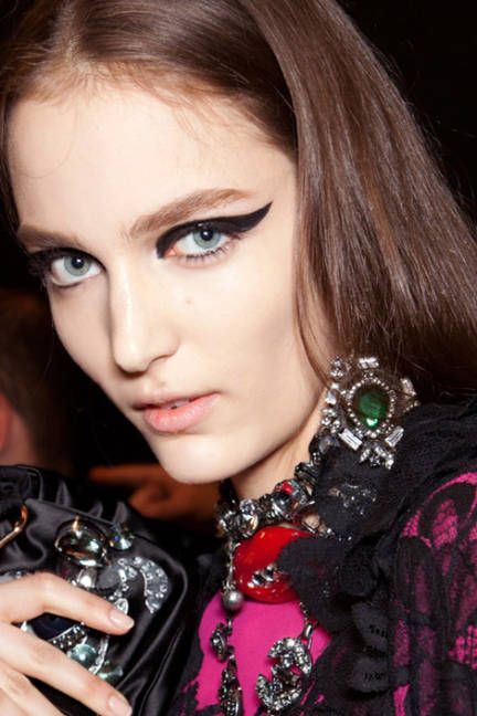 Макияж 2012 года Fall 2012 Beauty Preview Beauty, Runway beauty, Dramatic wedding makeup